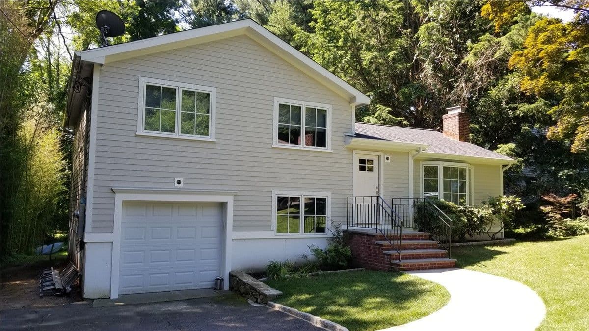 Cobblestone James Hardie Siding - Westport, CT