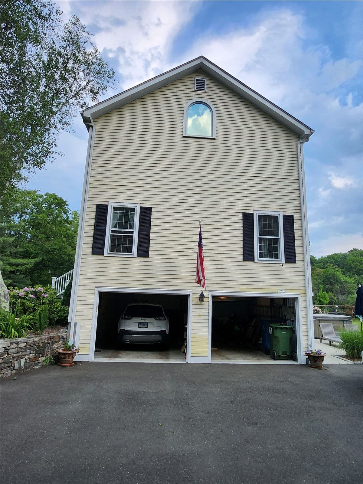 Deep Ocean Blue James Hardie Siding - Monroe, CT
